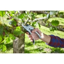 Gardena Comfort Ratschenschere Smart Cut Amboss, Max. Aststärke: 22 Mm, Ratschengetriebe -Gartenwerkzeuge 12 3122
